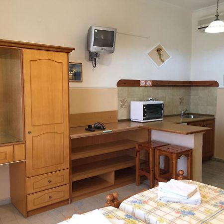 Eleni Apartments 阿里拉斯 外观 照片