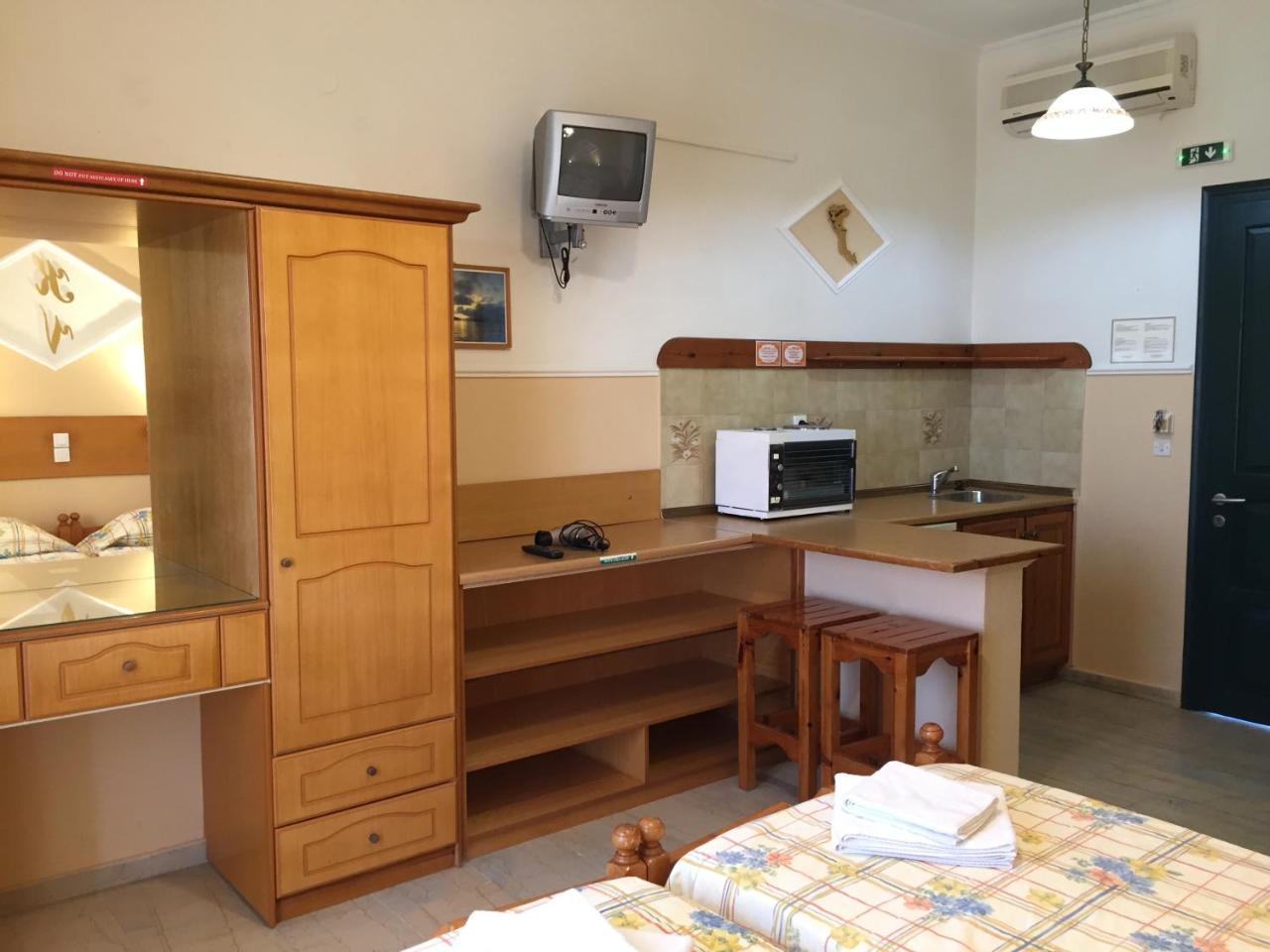 Eleni Apartments 阿里拉斯 外观 照片