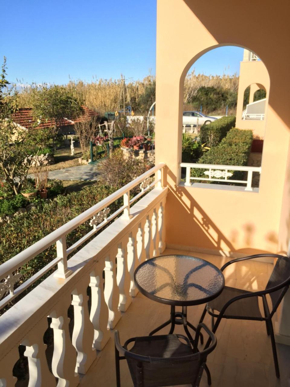 Eleni Apartments 阿里拉斯 外观 照片